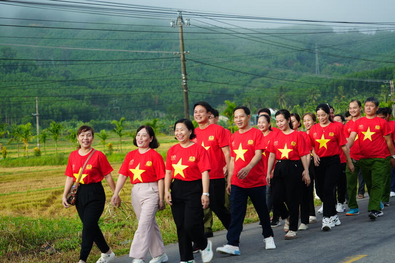 1 TỶ BƯỚC CHÂN